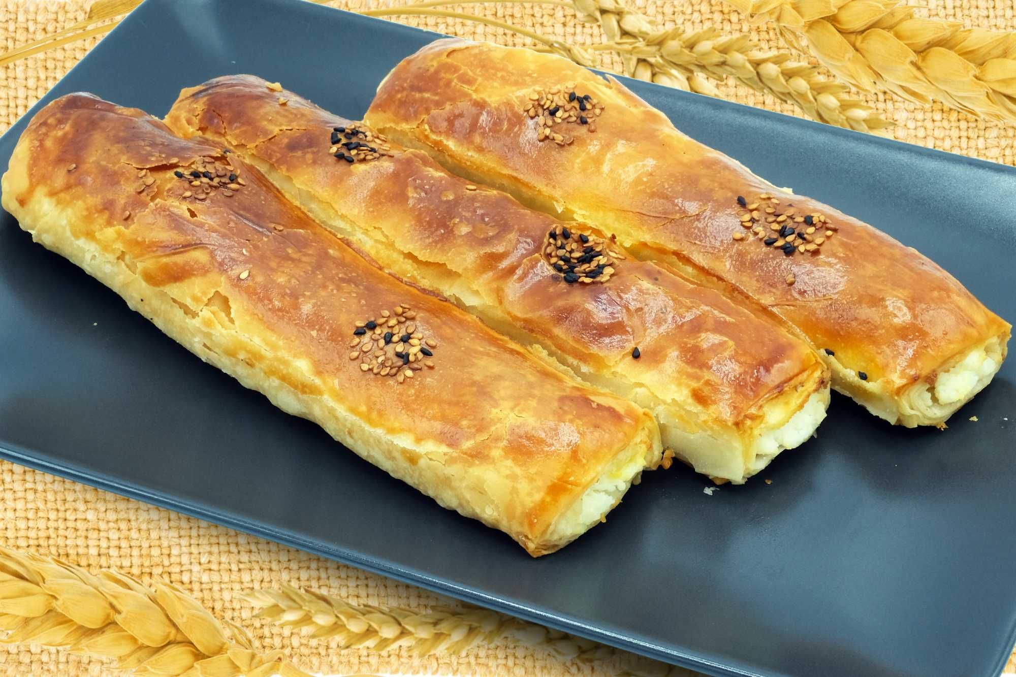 Peynirli Ev Böreği (16 Adet Tepsi)