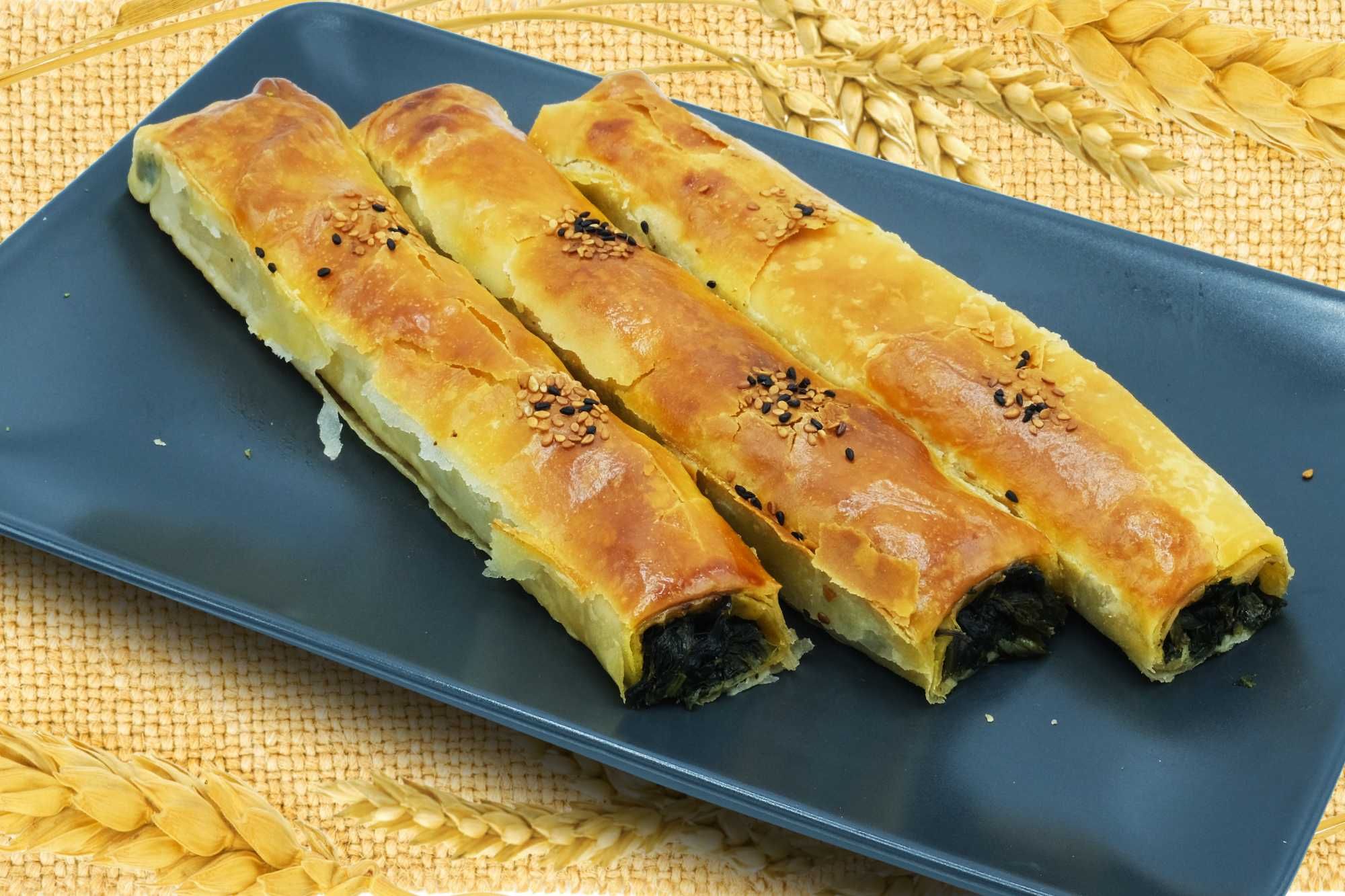 Ispanaklı Ev Böreği (16 adet Tepsi)