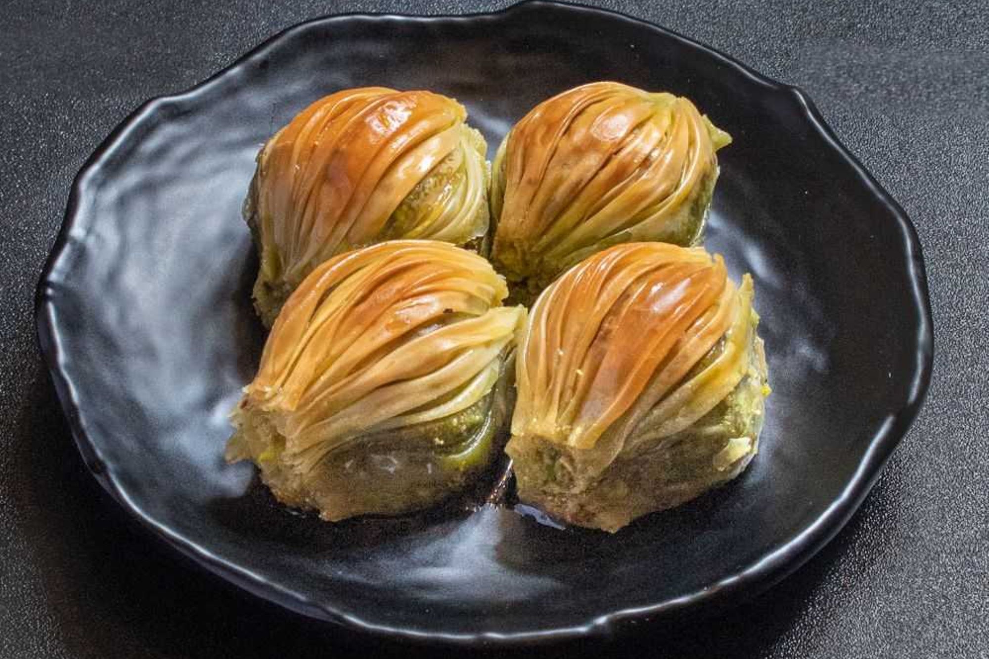 Fıstıklı Midye Baklava